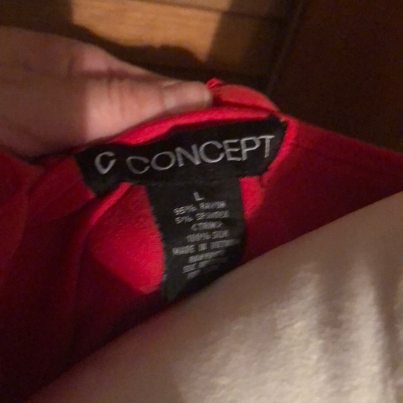 C Concept red top in size L - Picture 3 of 3